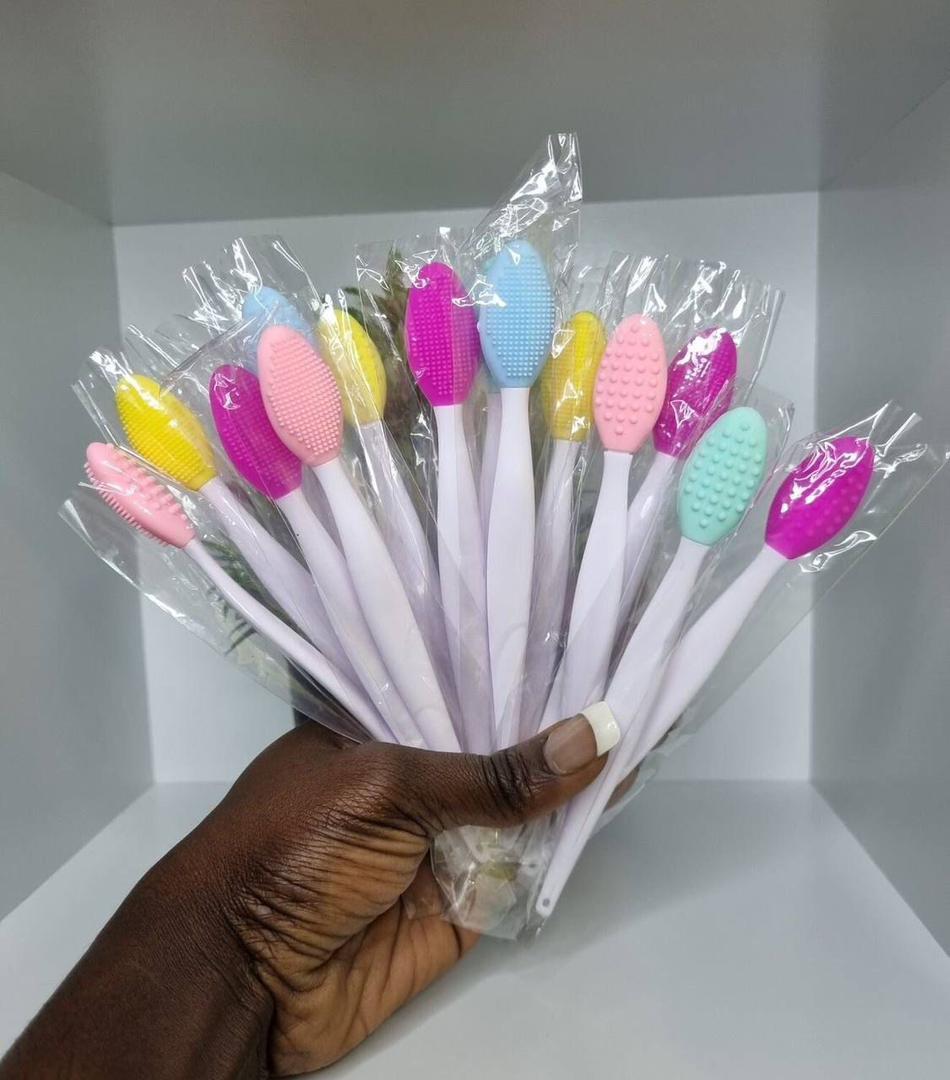 Lip Brush